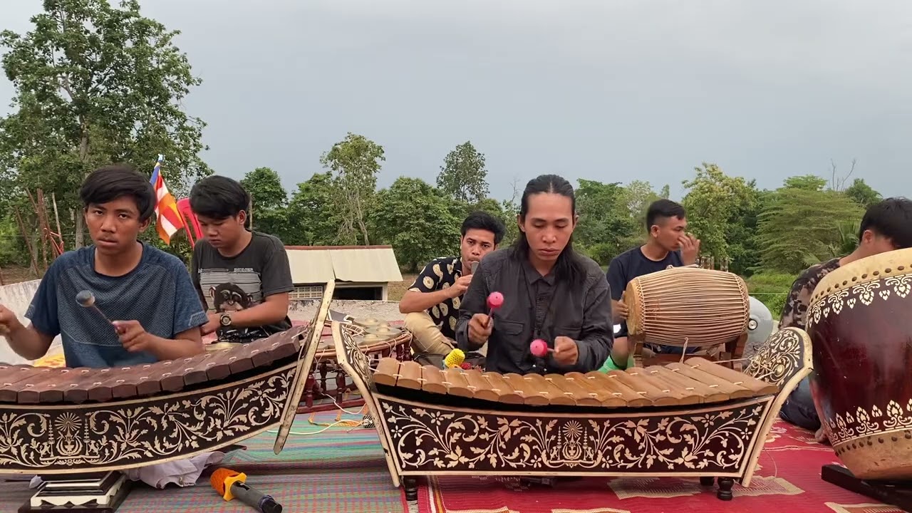 បទ ខែកមន៣ជាន់