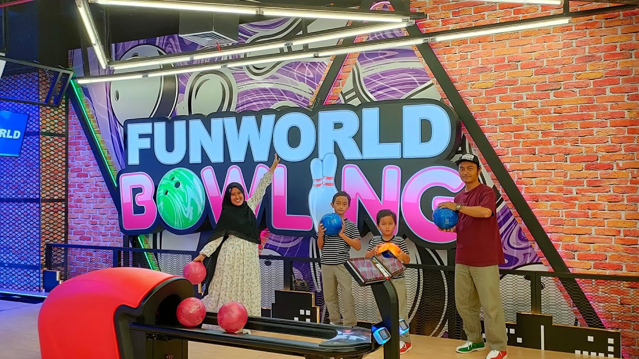 Main bowling seru bareng keluarga di Funworld Bowling at Uptown Mall Semarang
