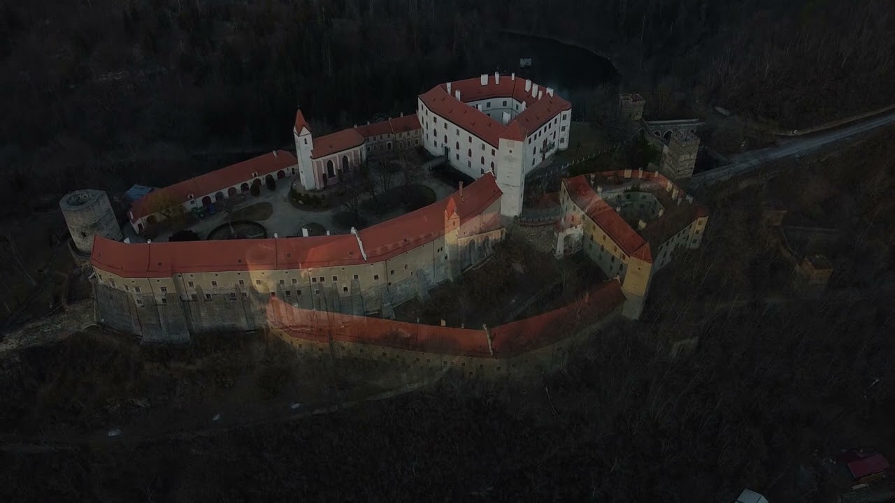hrad B&iacute;tov, Želetavka - Dyje