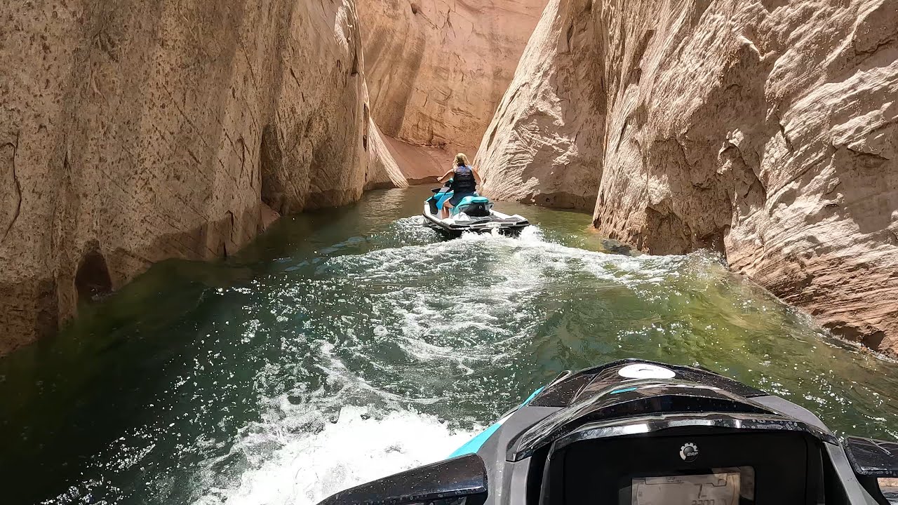 Jet Skiing in Lake Powell - Page, Arizona - 4K