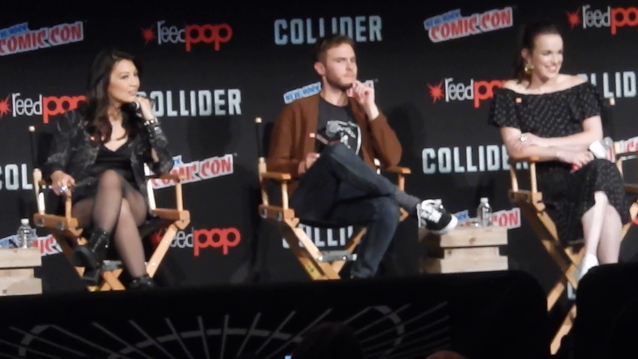 Highlights of Kissing Scene w Agents of Shield cast at NYCC 2017: Part 4