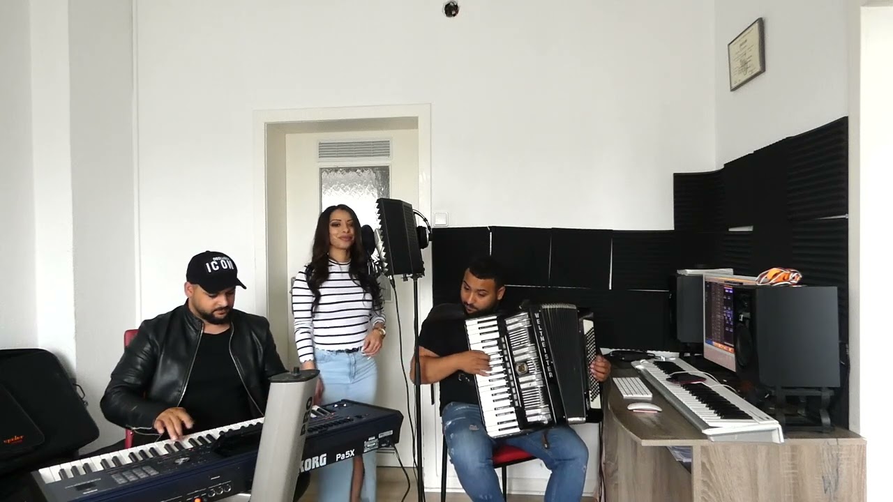 Elisaveta Demirova - Makedonski narodni pesni  🎶🎶🎼🪗