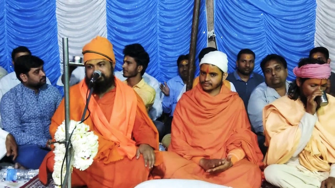 NAVRATAN GIRI JI MAHARAJ.Falguni dhum skekhawati BHAJAN..papira k mukh s ram koni nikle