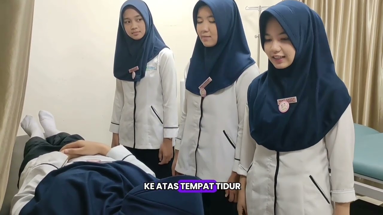 Prosedur Memindahkan Pasien Dari Tempat Tidur Ke Brangkar Dan Kursi Roda (Mata Kuliah Kdkk)