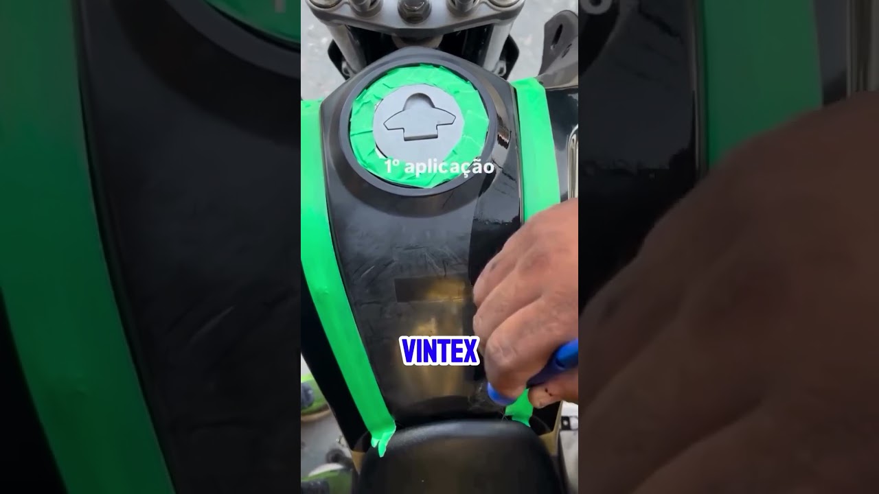Transforma&ccedil;&atilde;o incr&iacute;vel no pl&aacute;stico da moto usando Darker Vintex e V-Plastic Vonixx