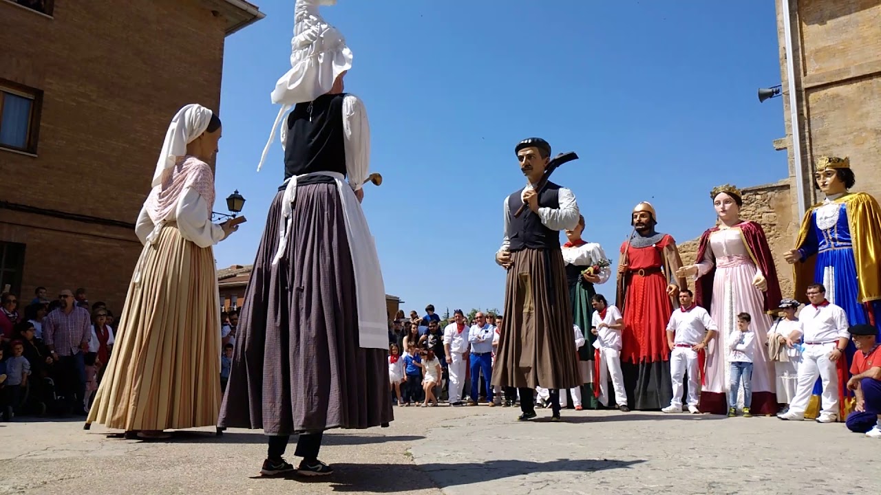 Gigantes de Trapagaran en la concentracion de fiestas pequeñas de Los Arcos 2018