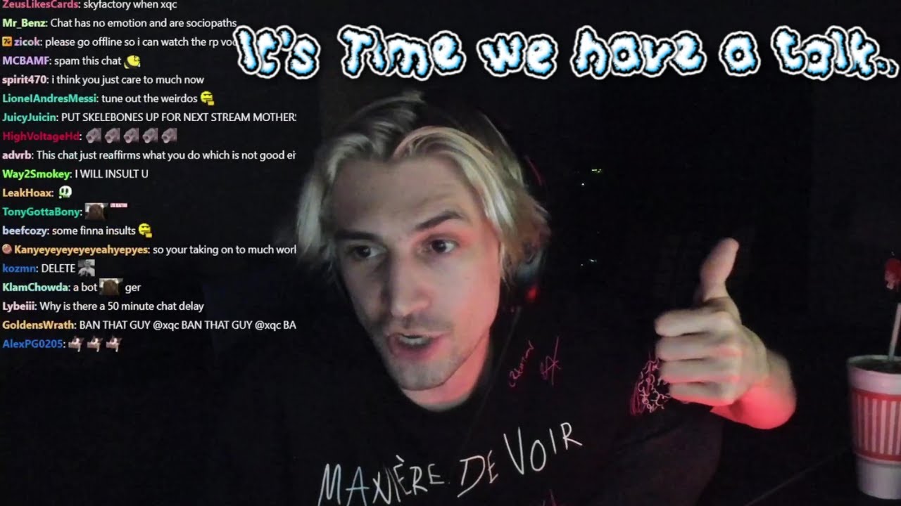 xQc глубоко общается поздно ночью со своим чатом
