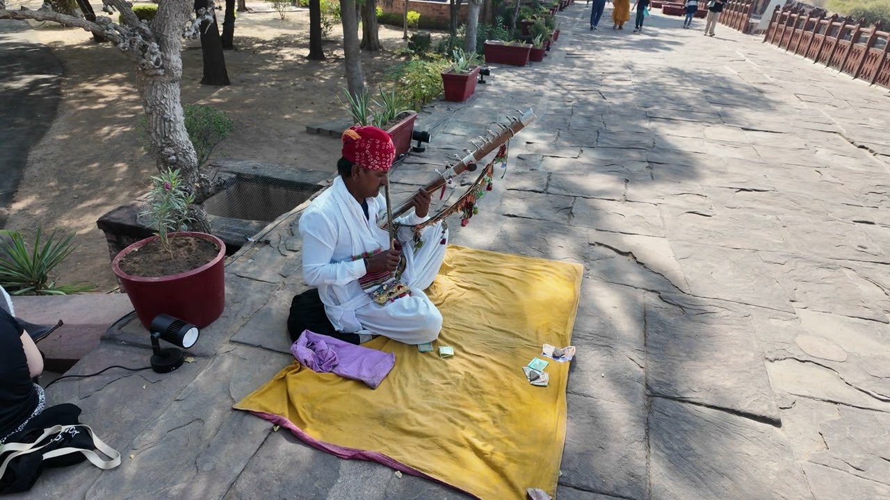 Talented musicians of Rajasthan: Bhavar Lal ji at Jaswant Thada Jodhpur