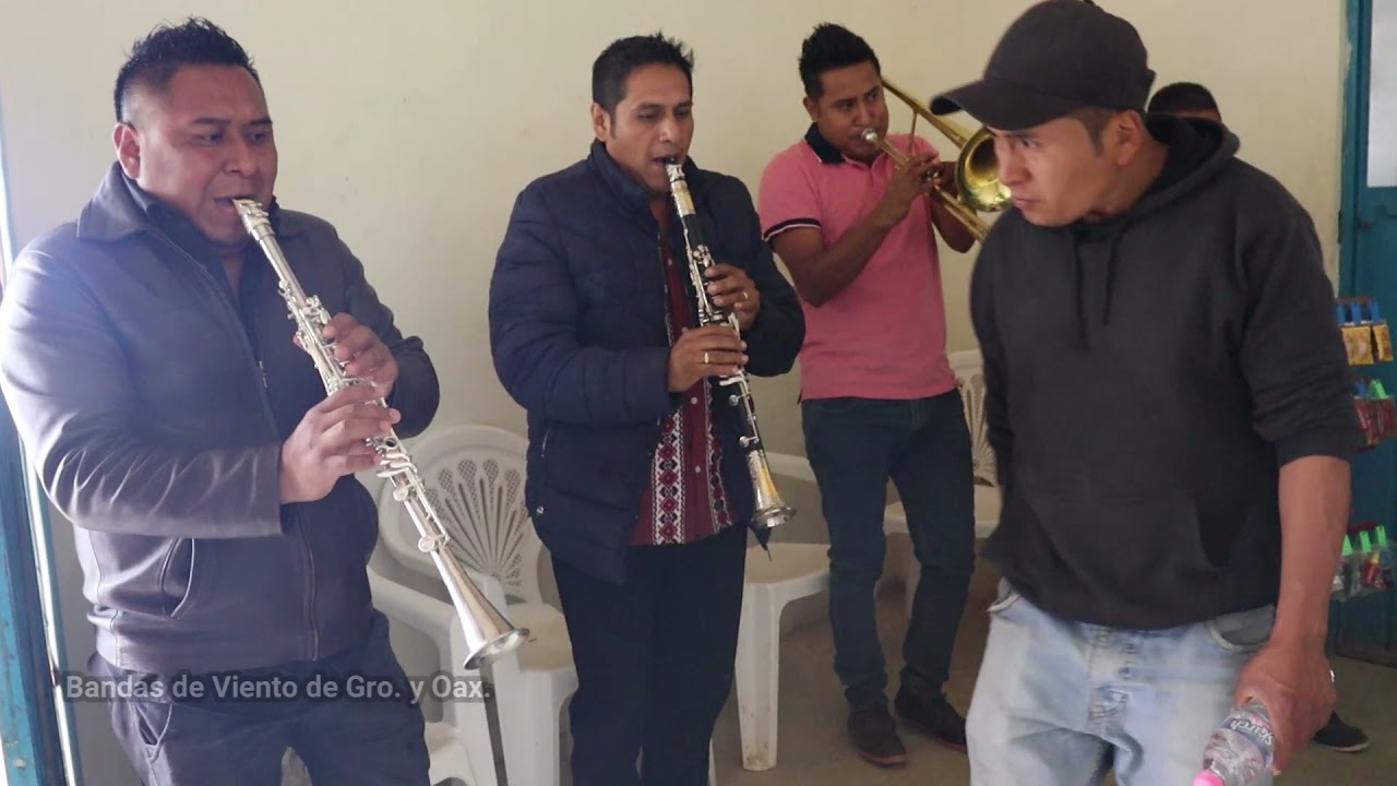 😍😱QUIEN DICE QUE ESTAS NIÑAS NO SABEN TOCAR ??  QUE PERRÓN TOCA LA BANDA DE LA UNIÓN DE LAS PERAS😍😱