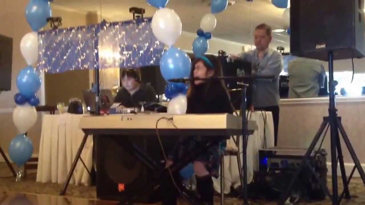 Reignn Acedera singing Titanium