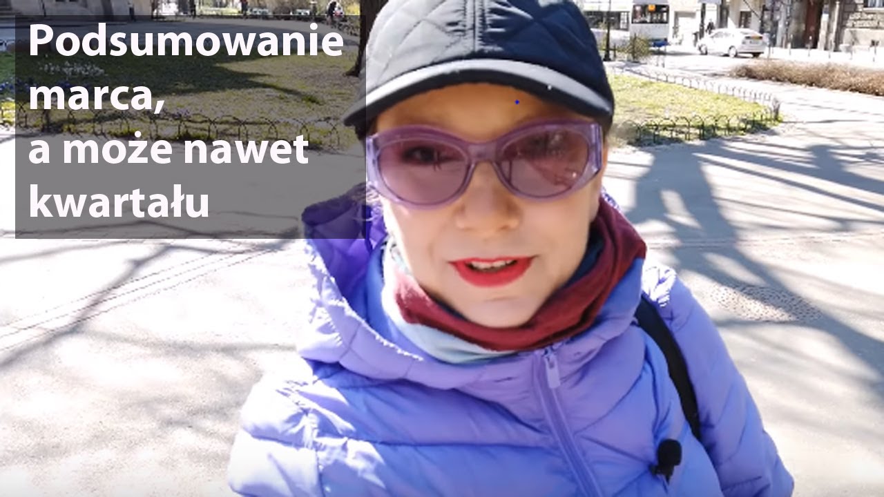 Spacerek. Podsumowanie marca - czerwone owoce i czerwona kamelia