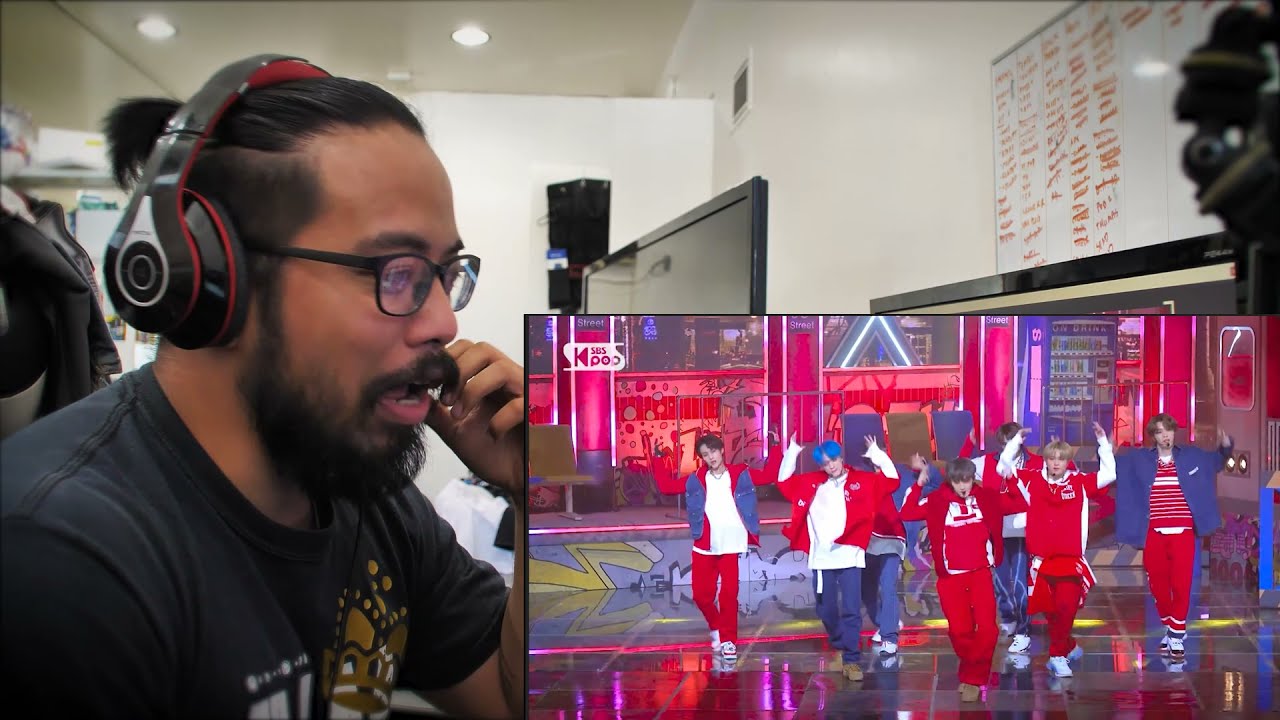Professional Dancer Reacts To NCT U 