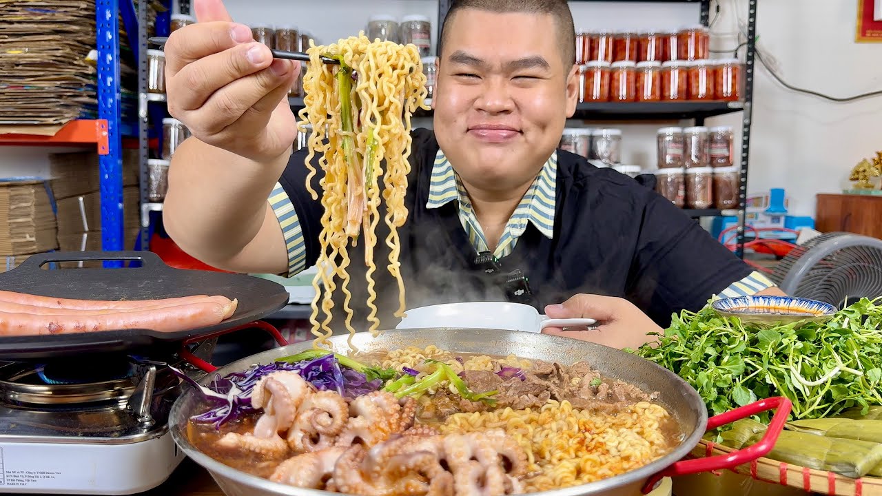 Lâu Rồi Mới Ăn Sạch Bách Nguyên Nồi Mì Cay Bạch Tuộc, Thịt Bò, Xúc Xích Mà Ngon Và Trọn Vẹn Đến Vậy