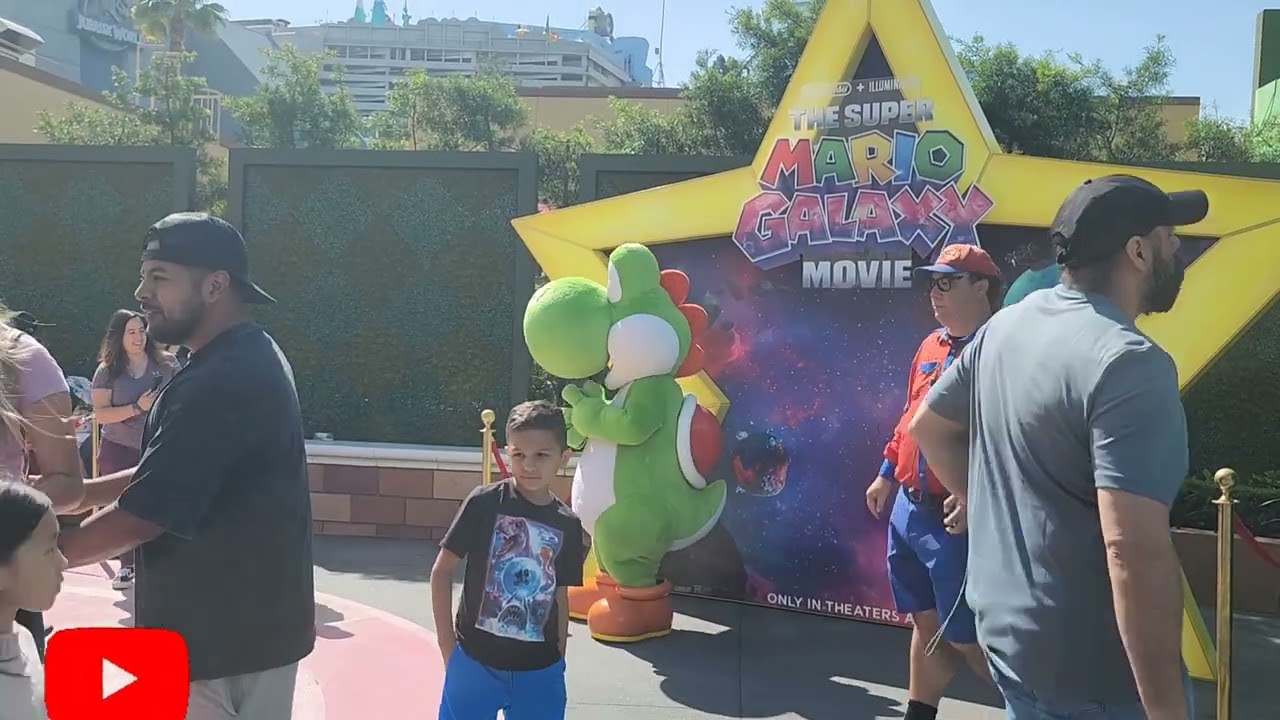 YOSHY EN SUPER NINTENDO WORLD EN UNIVERSAL STUDIOS HOLLYWOOD @.