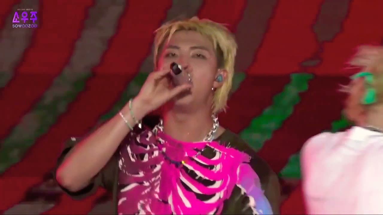 BTS PERFORMING NOT TODAY SOWOOZO