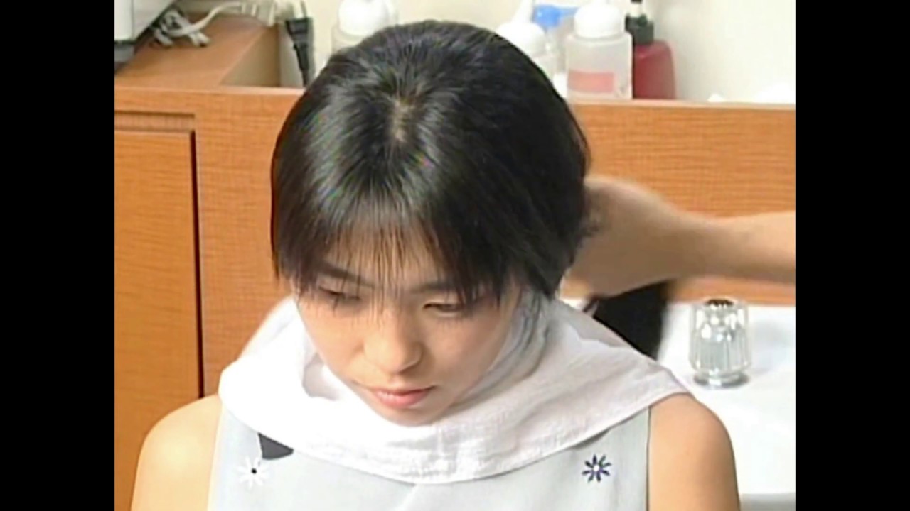 Japanese women's hair wash 001