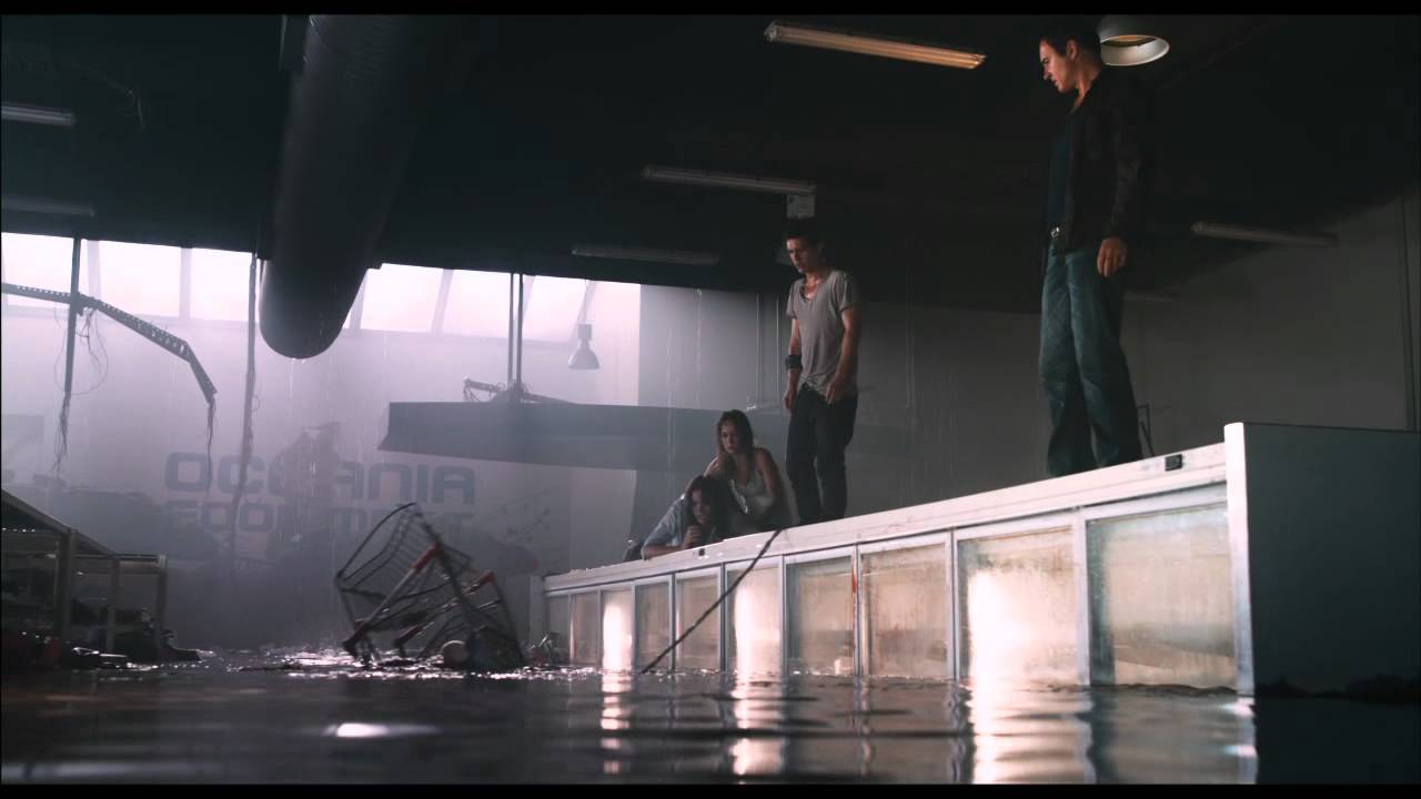 Bait 3D (2012) Red Band Trailer HD