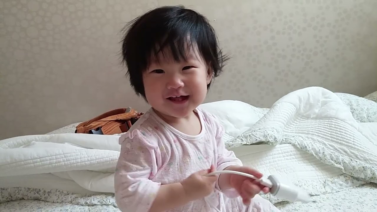   #8개월 엄마랑 밀당하기 충전기 갖고 놀지 않아요~~🙅‍♀️