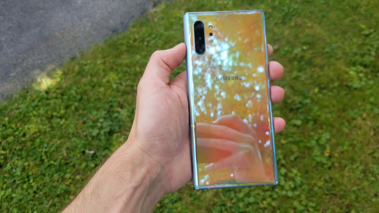 Note 10+ color demonstration (Aura Glow)