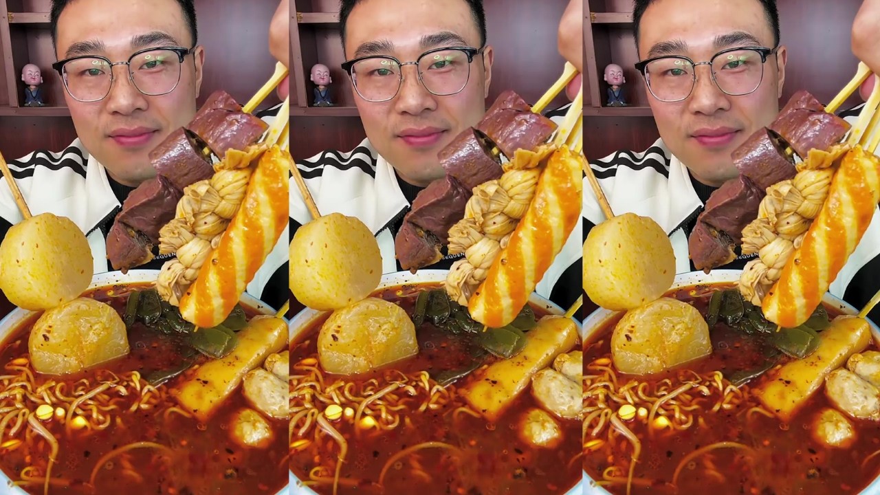 Eating it in big bites is the best! Spicy braised pig's head meat! 🔥