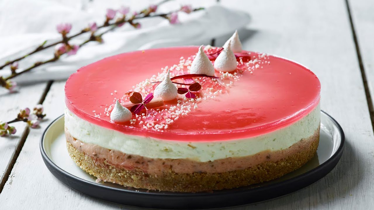 Skøn Rabarber cheesecake | Opskrift af Liv Martine