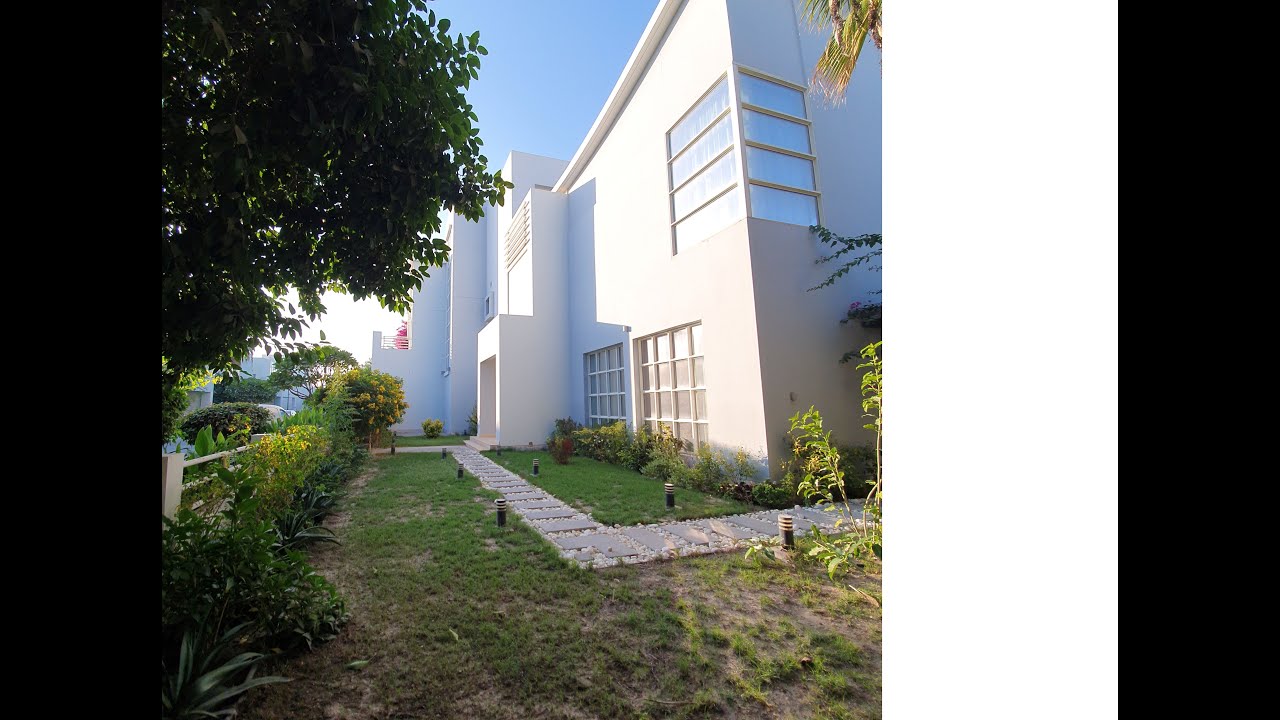 #RiffaViews 5BR Signature villa with private garden and swimming pool #bahrainrealestate @bahrain