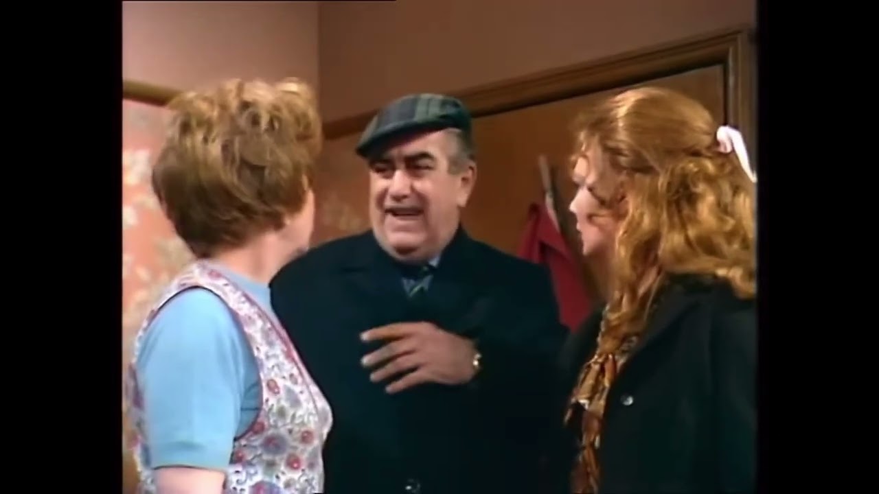 Coronation Street - Hilda Ogden Slaps Irma Ogden (31st December 1969)