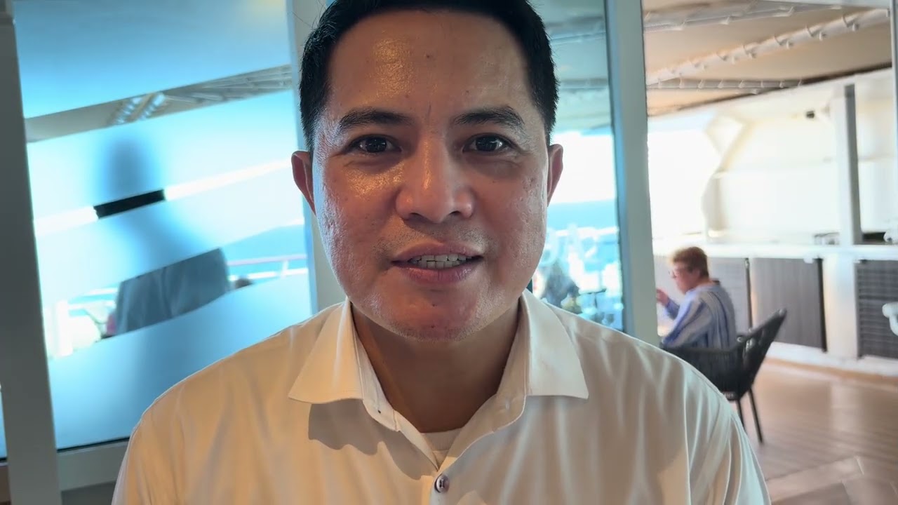 Angel Torres enjoys his job on a cruise ship !