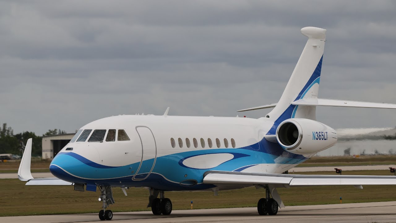 NAPLES AIRPORT PLANESPOTTING | Private Jet Action on Runway 5