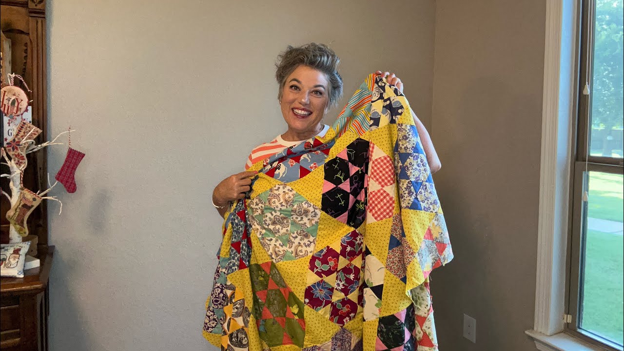 Flosstube 286 - Vintage quilt tops, WIPs and a Jingle Ball Finish