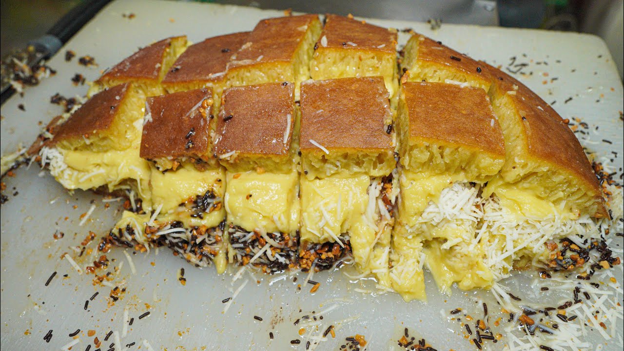 100 RIBUAN, MARTABAK TERBRUTAL TOPINGNYA TEBAL BANGET !!!!!