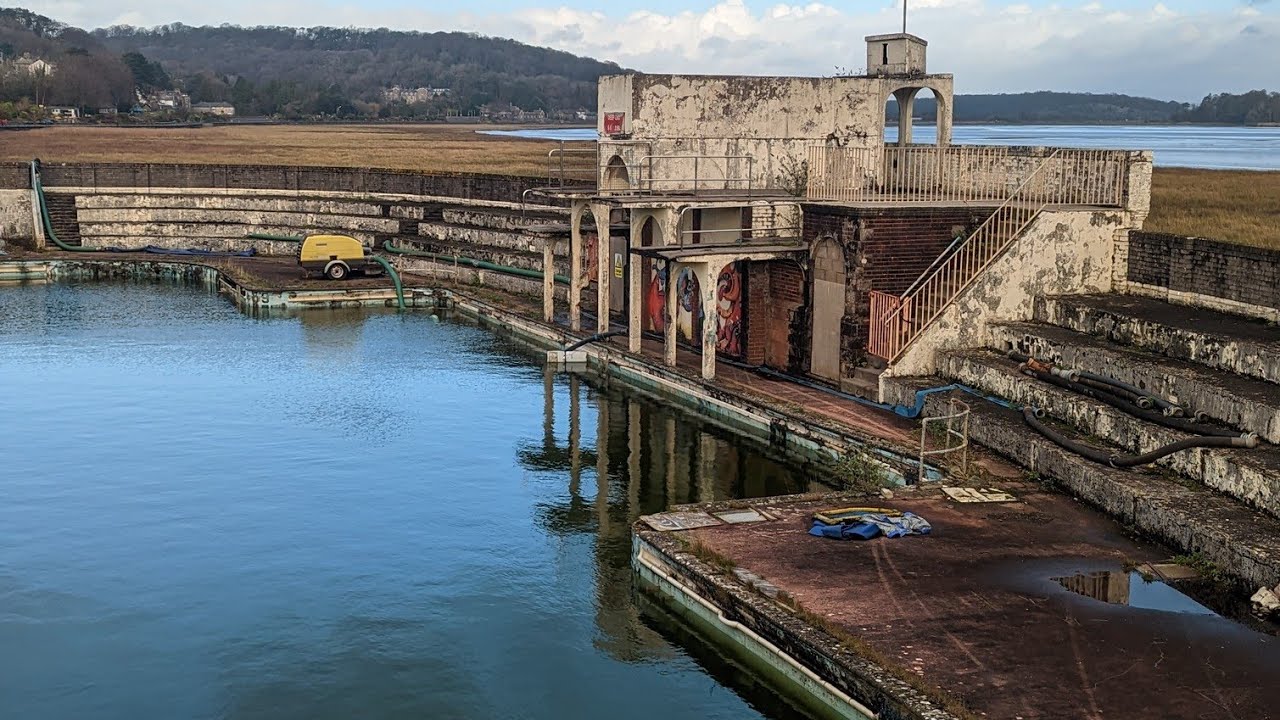 The Abandoned Lido (Disused For 27 Years)