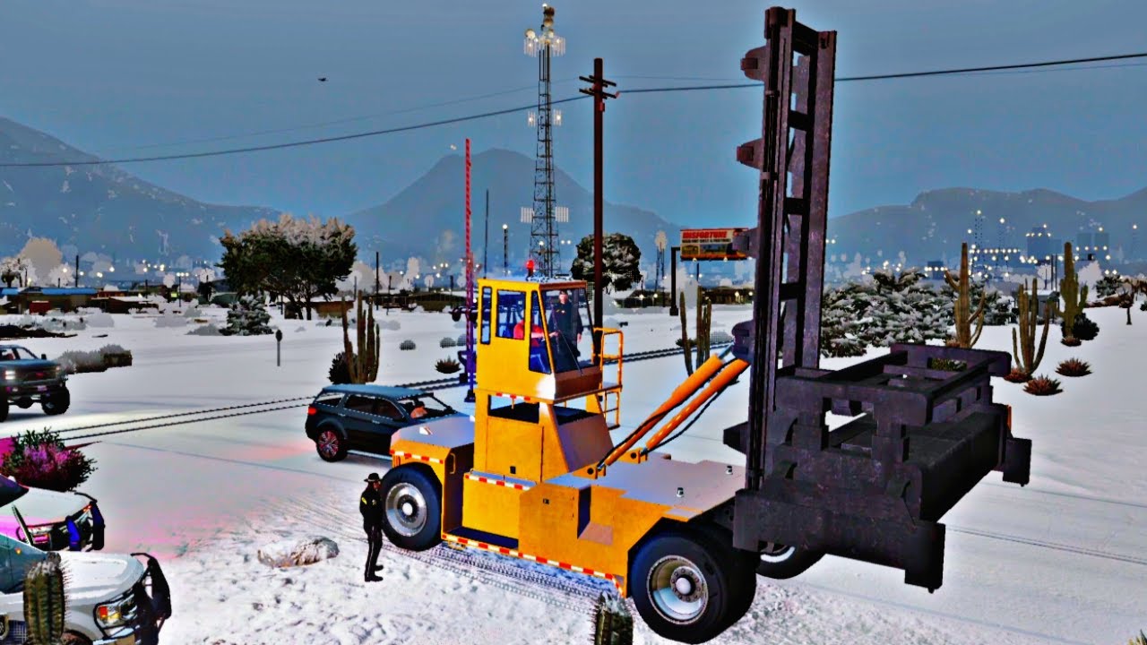 Weird Police Impersonator in GTA 5 RP - SAPDFR