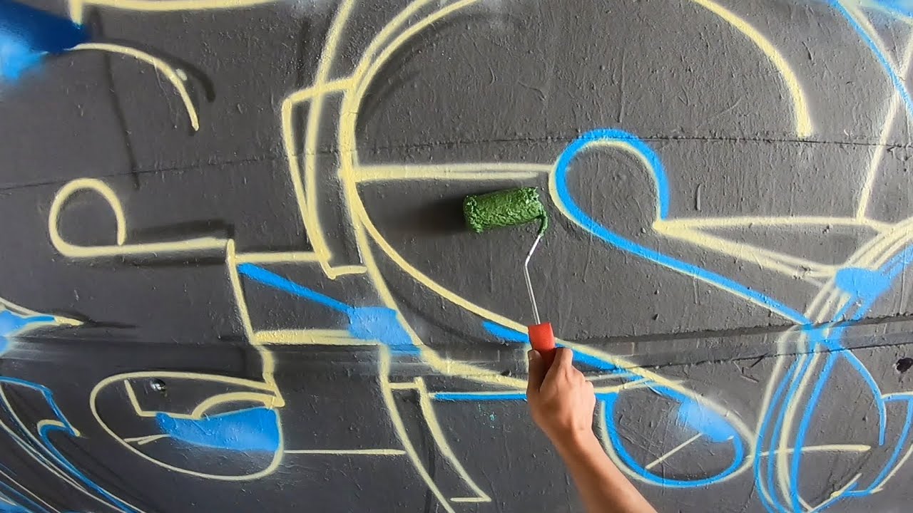 Graffiti - RESAKS // ⚡️ Painting with CANS and ROLLER in the skate tunnel  ⚡️//