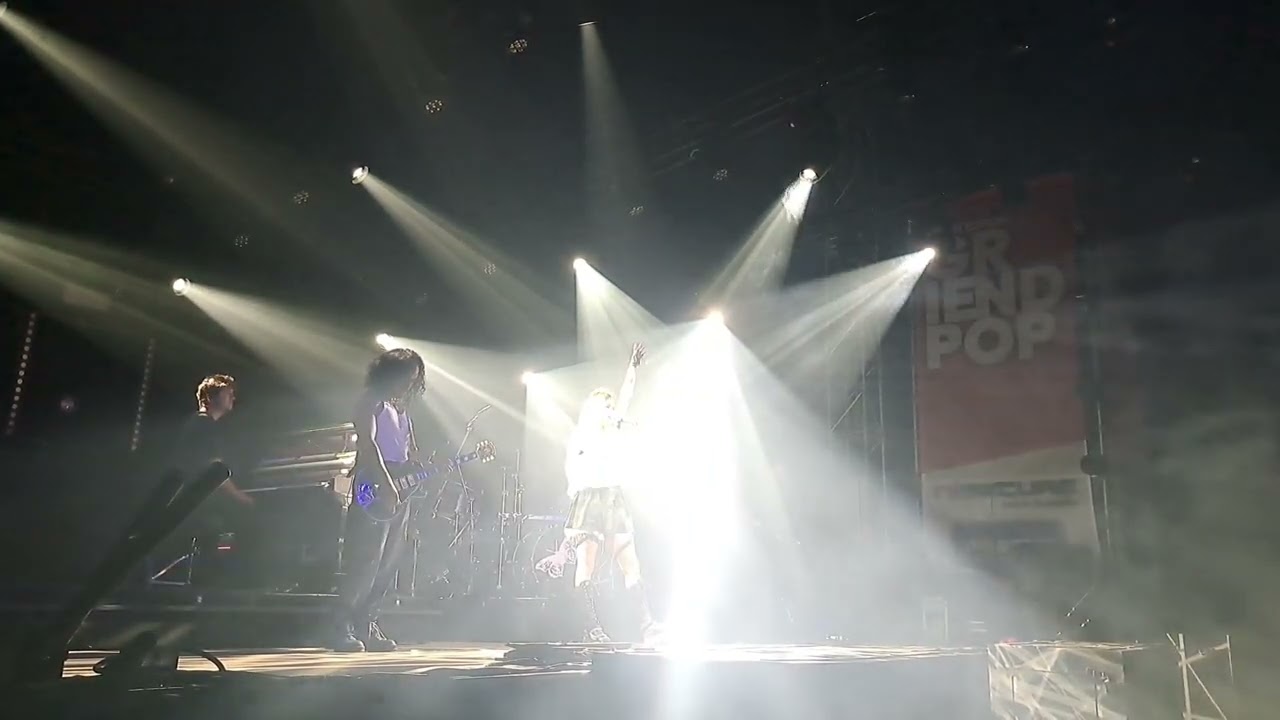 Davina Michelle * Skyward * bij Griendpop