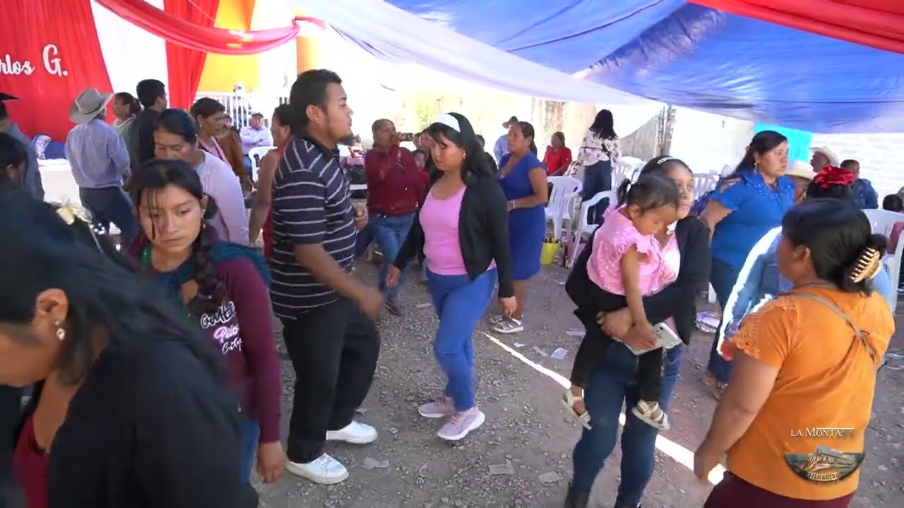 LUCESITA 💃🕺 al ritmo del Tigrillo de San Marcos 🎹🎸🇲🇽