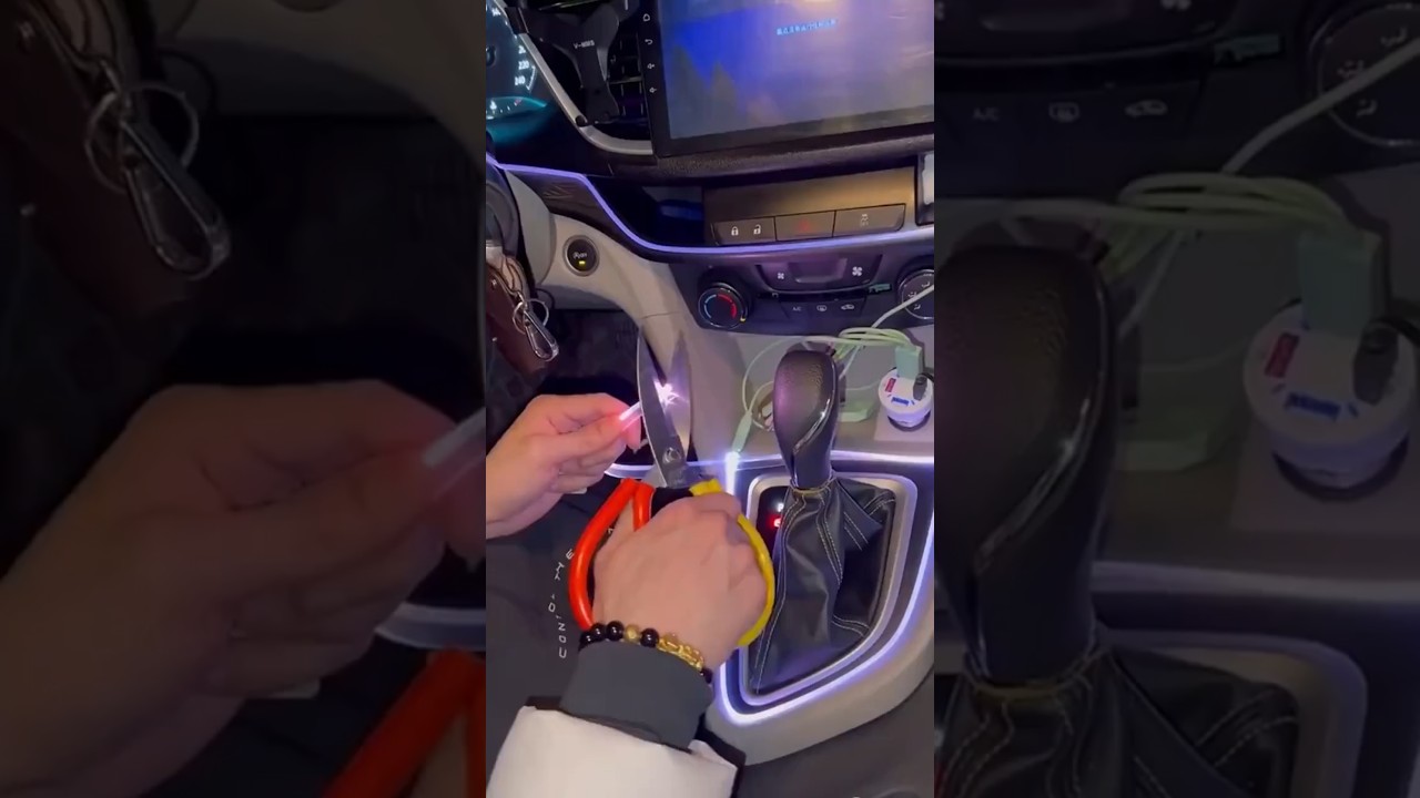Wiring-free ambient light – just plug it into the gap! USB is so convenient Car