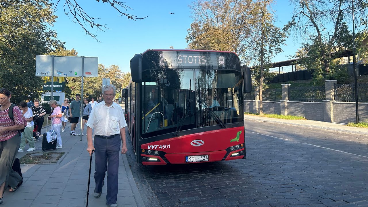 Vilniaus transportas. 2 autobusas: Oro Uostas/Airport - Vikingų g. - Liepkalnio g. - Stotis.