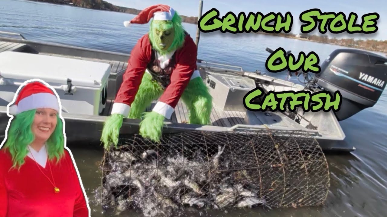 GRINCH STOLE CHRISTMAS CATFISH DINNER!! Boat Loads Of Fish & Cooking Outdoors On An Open Camp Fire