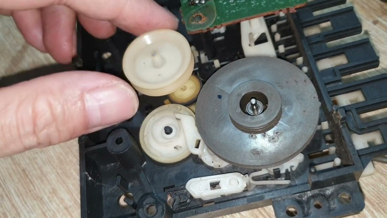 Sửa đài cassette Sony cfs 715s cho khách Buôn Ma Thuột