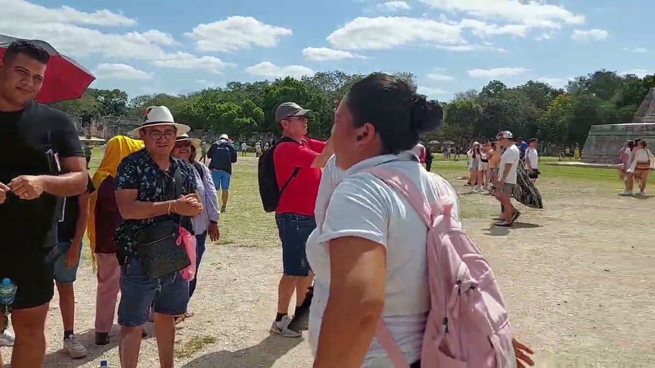 Guía de turistas de Chichen- Itza