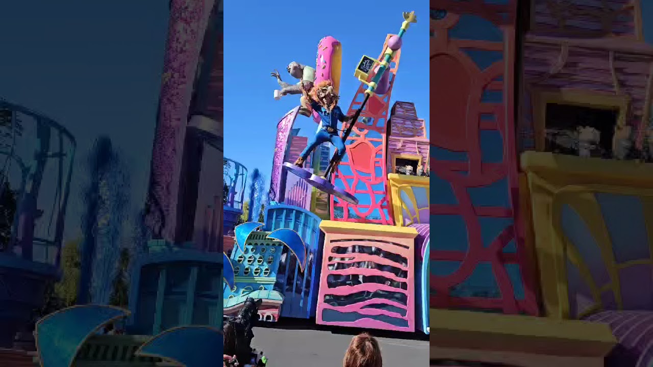 Disneyland Shanghai Parade