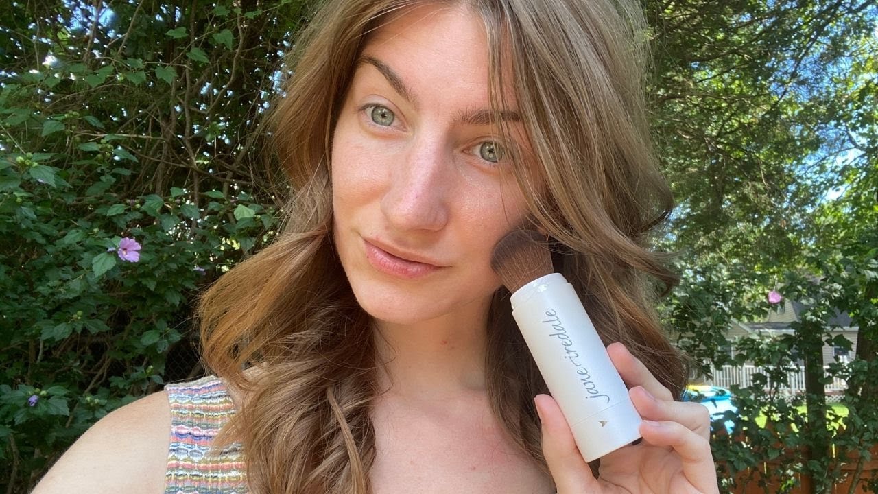 Jane Iredale Powder-Me SPF 30 Dry Sunscreen Review
