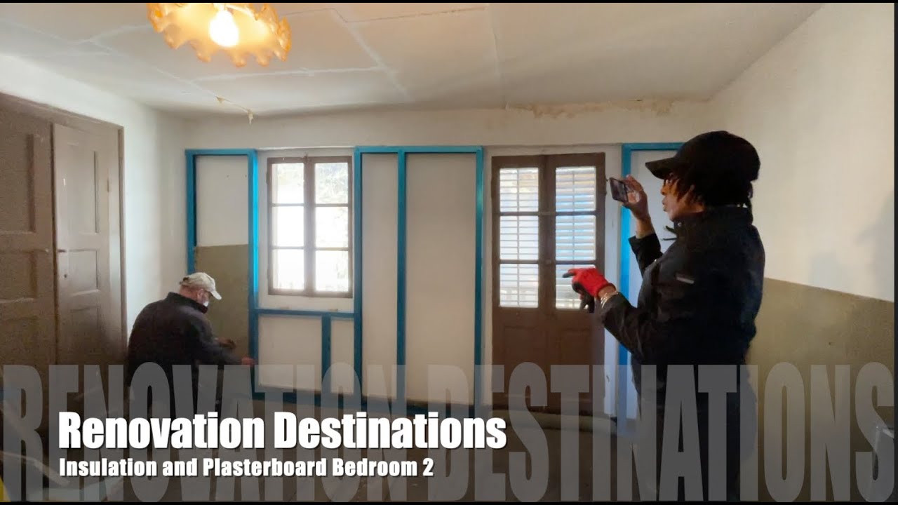 Italian Renovation. Insulating and Plasterboarding Bedroom 2