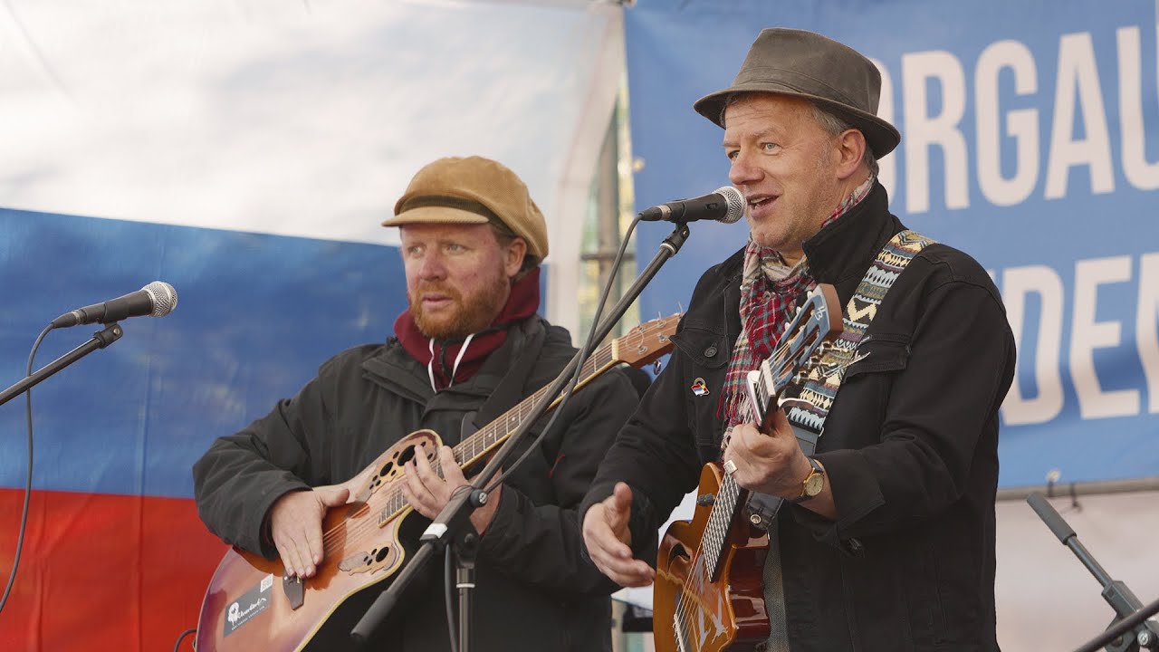 Torgau für Frieden  - 80 Jahre Elbe-Begegnung. Musik von Tino Eisbrenner und Corinna Gehre