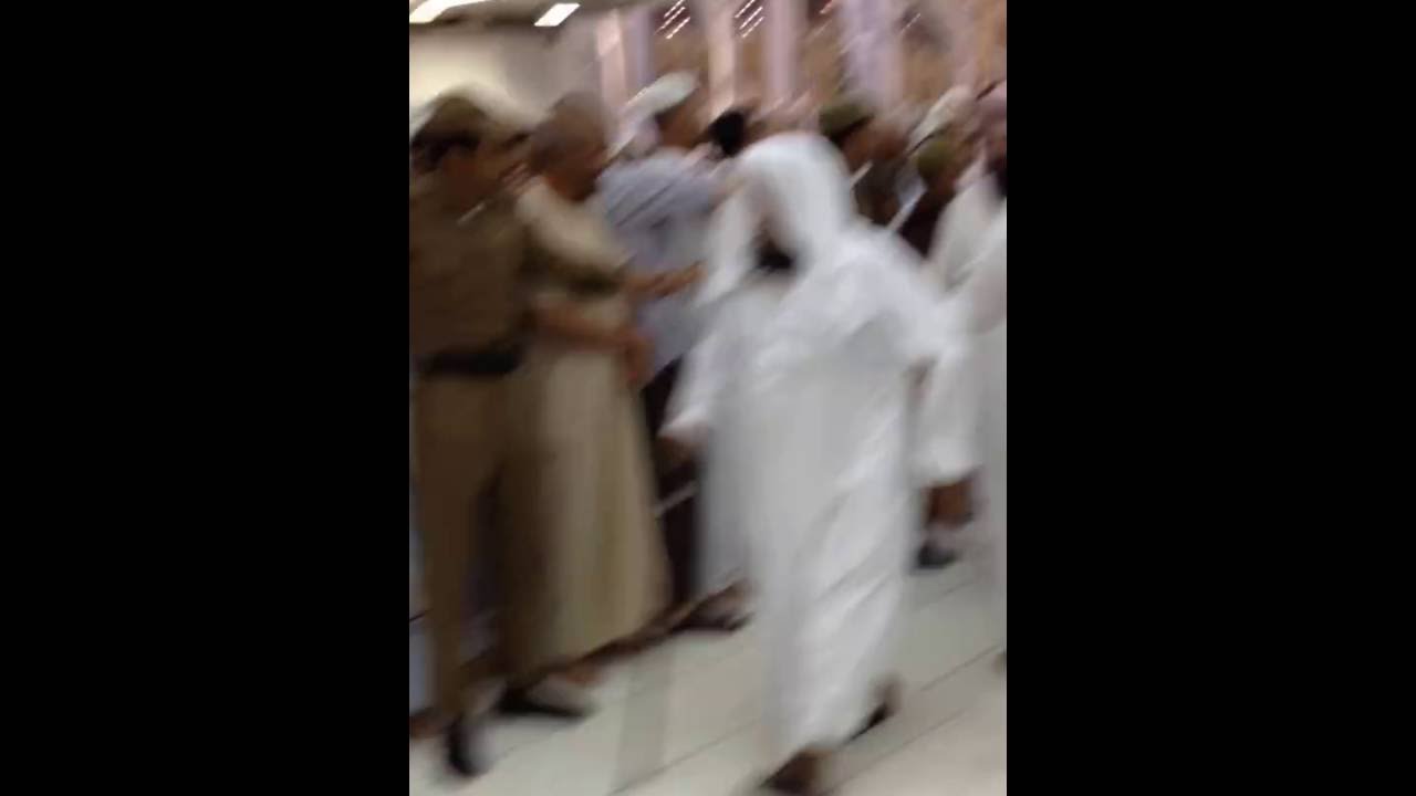 لحظه خروج أمام الحرم المكي السديس/ بندر بليله / سعود الشريم /الجهني