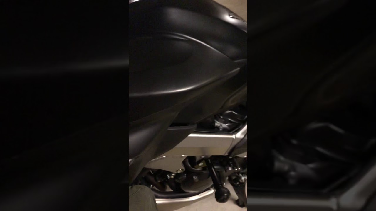 Honda VFR 800X Crossrunner - Fairing removal Part 2