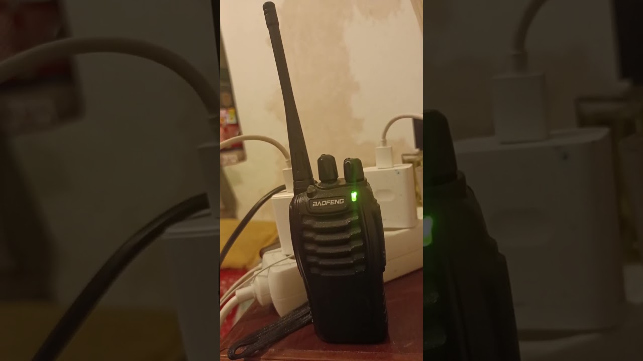 Con Baofeng 888 escuchando qso de Zello por radio enlace con Motorola t 80 pmr