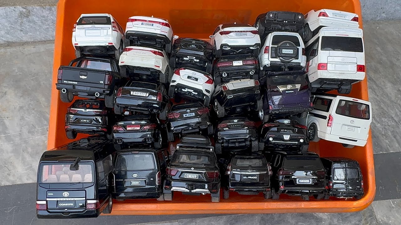 LetsPick up Diecast model cars,Mercedese,Toyota,Mitsubishi pajero,Honda civic,