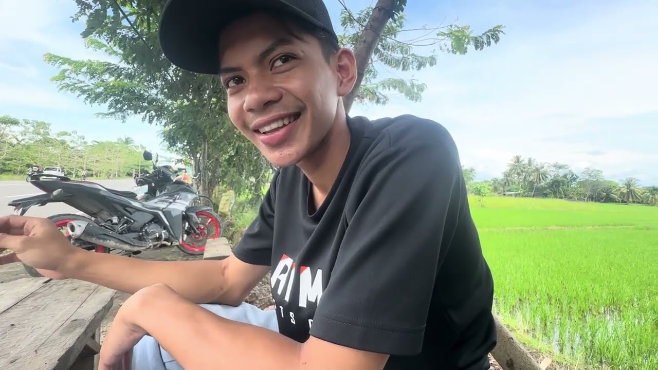 PAWIKS NATAWA! tinanong ko kung anong English ng BAKIT DITO? sagot nya kalbo😂#viralvideo 